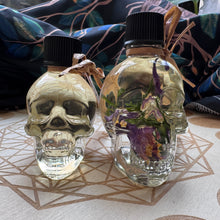 Load image into Gallery viewer, Skull Shaped Oil Bottles