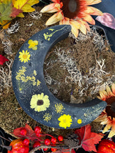 Load image into Gallery viewer, Harvest Moon Crescent Shaped Candle