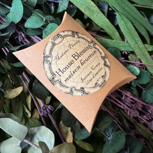 Load image into Gallery viewer, Cone Incense - 1 Tin of 12 Cones