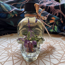 Load image into Gallery viewer, Skull Shaped Oil Bottles