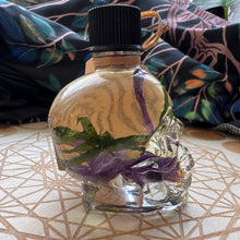 Load image into Gallery viewer, Skull Shaped Oil Bottles