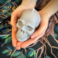 Load image into Gallery viewer, Skull Shaped Candle