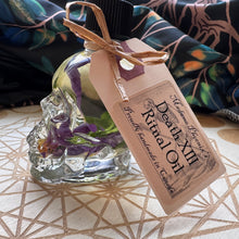 Load image into Gallery viewer, Skull Shaped Oil Bottles