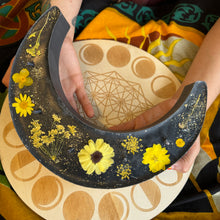 Load image into Gallery viewer, Harvest Moon Crescent Shaped Candle