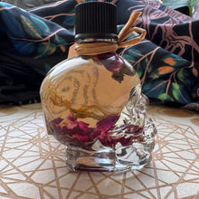 Load image into Gallery viewer, Skull Shaped Oil Bottles
