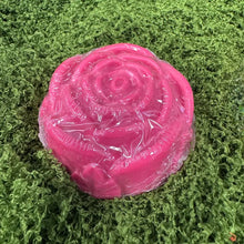 Load image into Gallery viewer, Bed of Roses Deluxe Soap