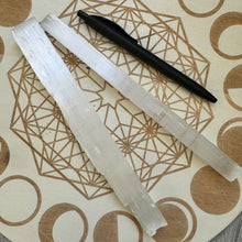 Load image into Gallery viewer, Crystal Selenite Wands