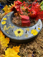 Load image into Gallery viewer, Harvest Moon Crescent Shaped Candle