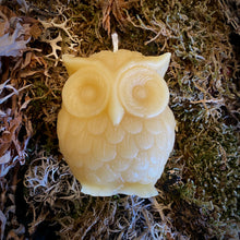 Load image into Gallery viewer, Beeswax Owl Shaped Candle