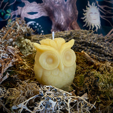 Load image into Gallery viewer, Beeswax Owl Shaped Candle
