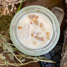 Charger l'image dans la galerie, Bougie de sort de quartz chargée de magie de cristal - Quartz clair