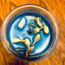 Charger l'image dans la galerie, 7 day candle topped with moonstone and jasmine