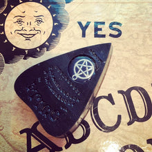 Charger l'image dans la galerie, Ouija Board Planchet Charm Savon