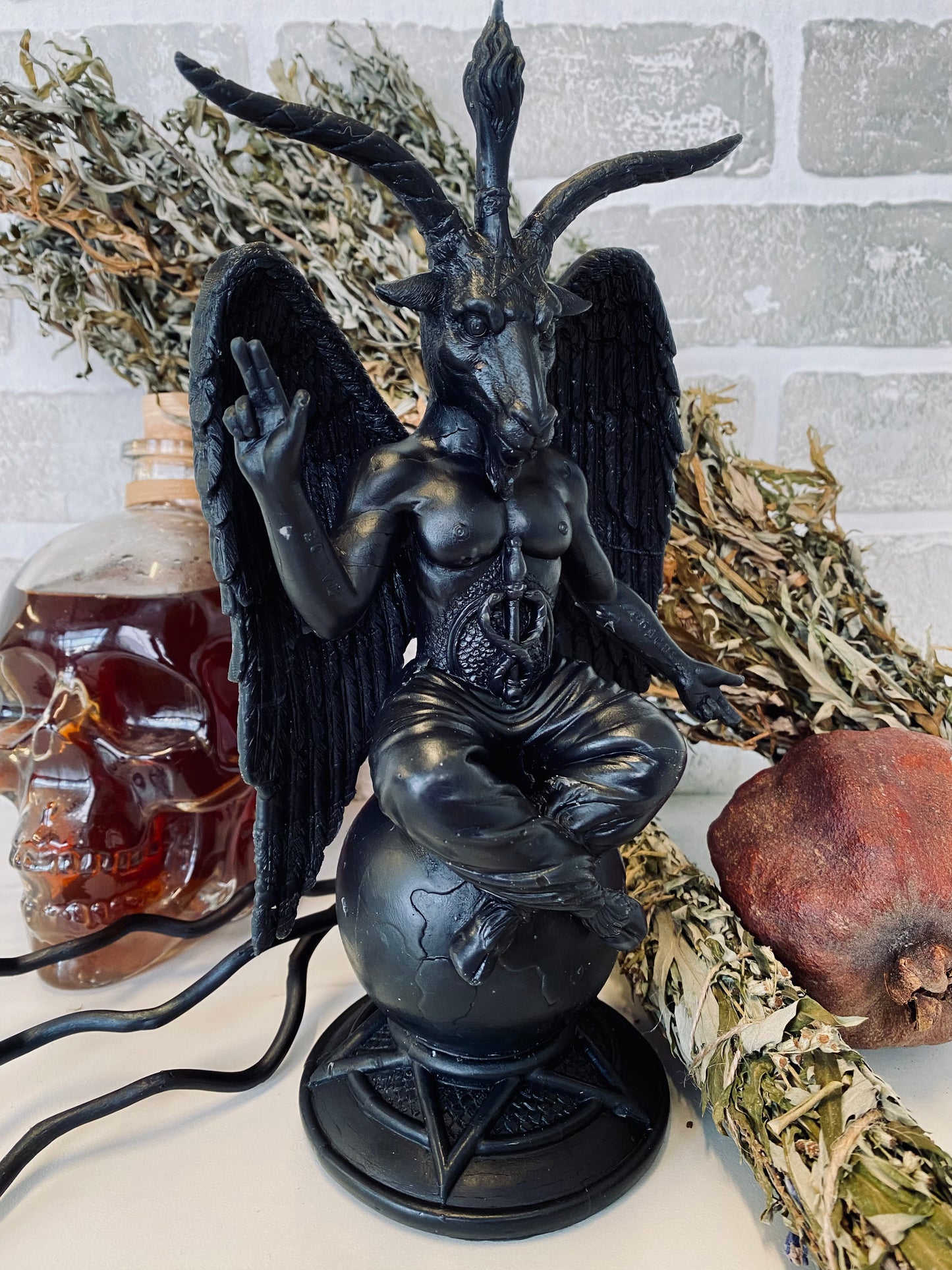 Bougie d’autel en forme de Baphomet