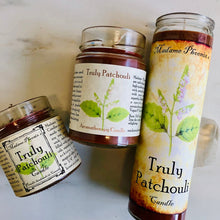 Charger l'image dans la galerie, Bougie de bénédiction à base de plantes naturelles Patchouli Love & Prosperity