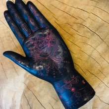 Load image into Gallery viewer, Hand Shaped Candle