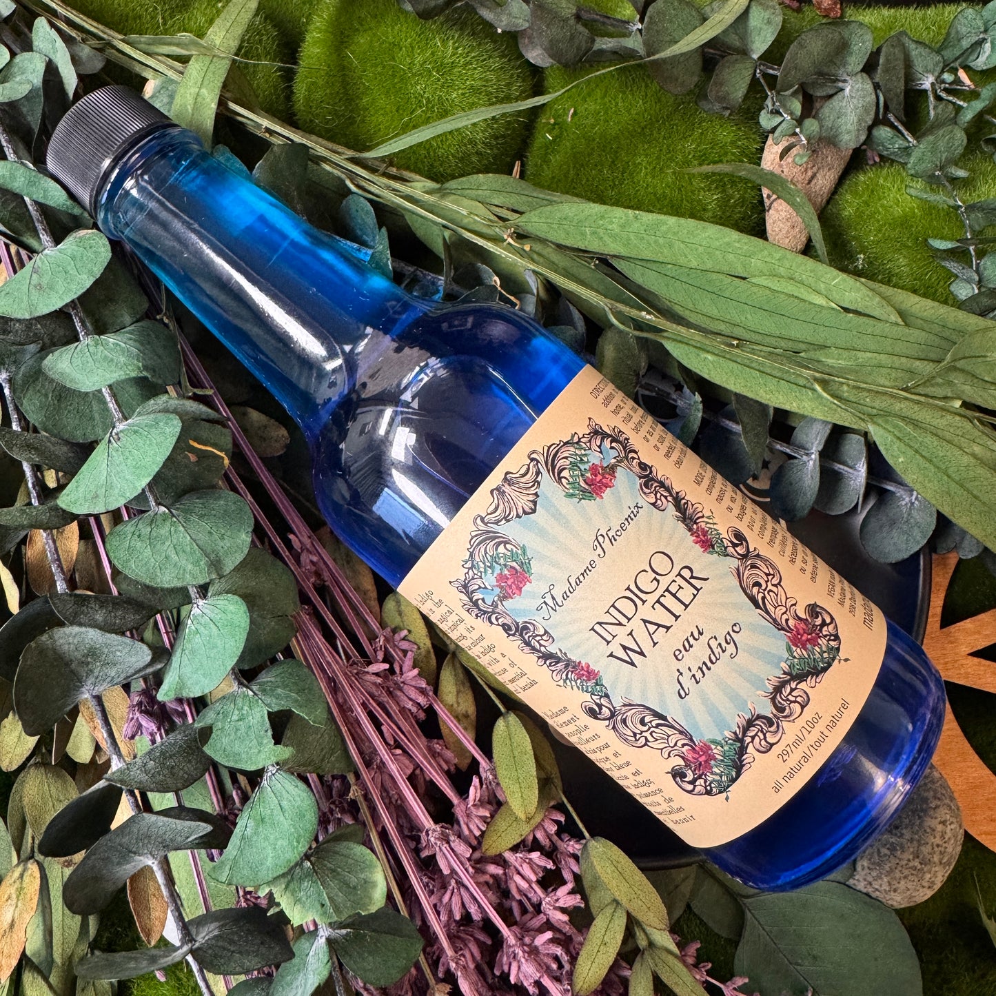 Eau indigo pour le nettoyage et la purification spirituelle