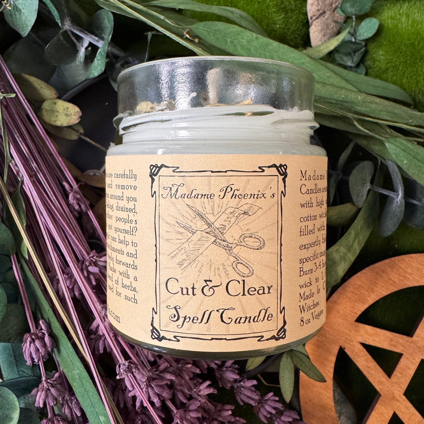 Bougie de sort coupée et claire
