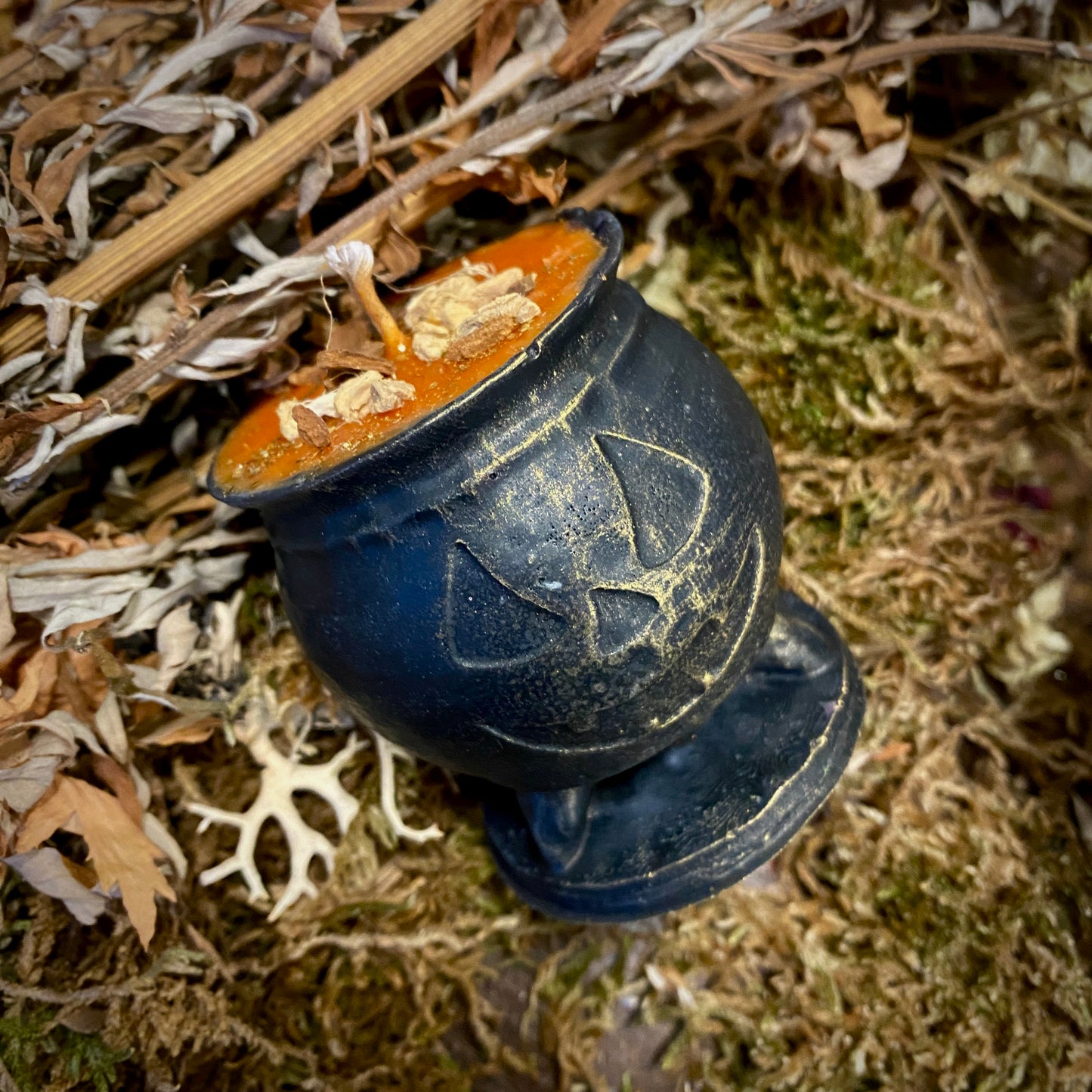 Deluxe Witch's Cauldron Shaped Spell Candles