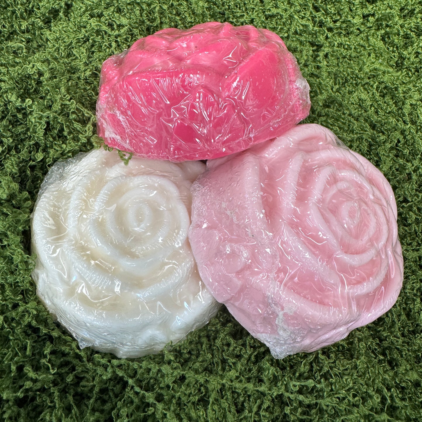 Bed of Roses Deluxe Soap
