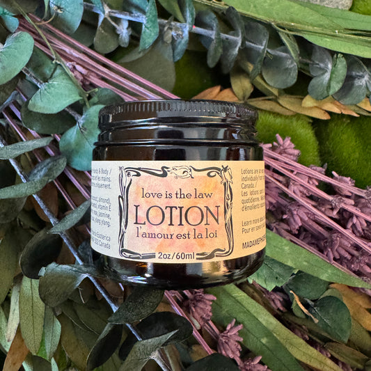 L’amour est la lotion pour le corps Magic Spell