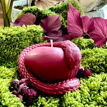 Load image into Gallery viewer, Serpents Kiss Shaped Spell Candle
