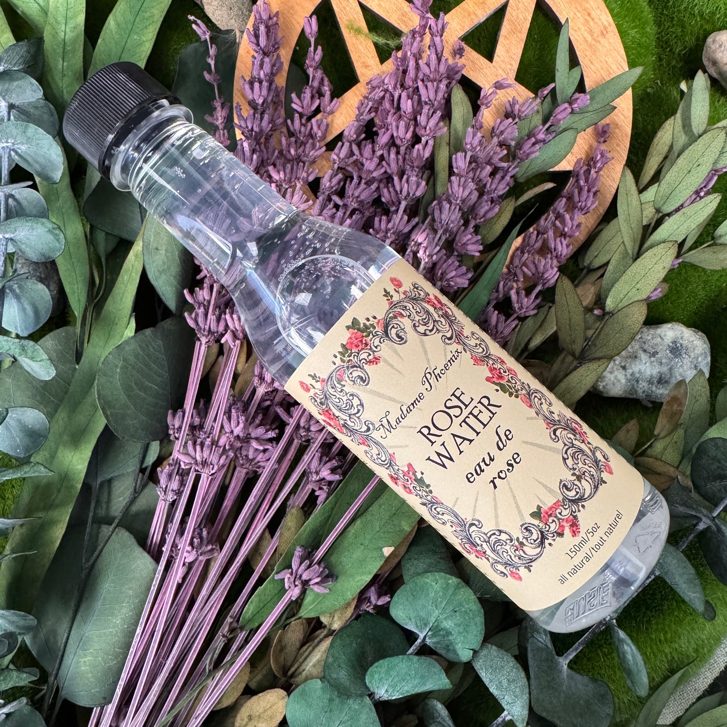 Eau de rose pour la magie et les soins de la peau - Entièrement naturelle