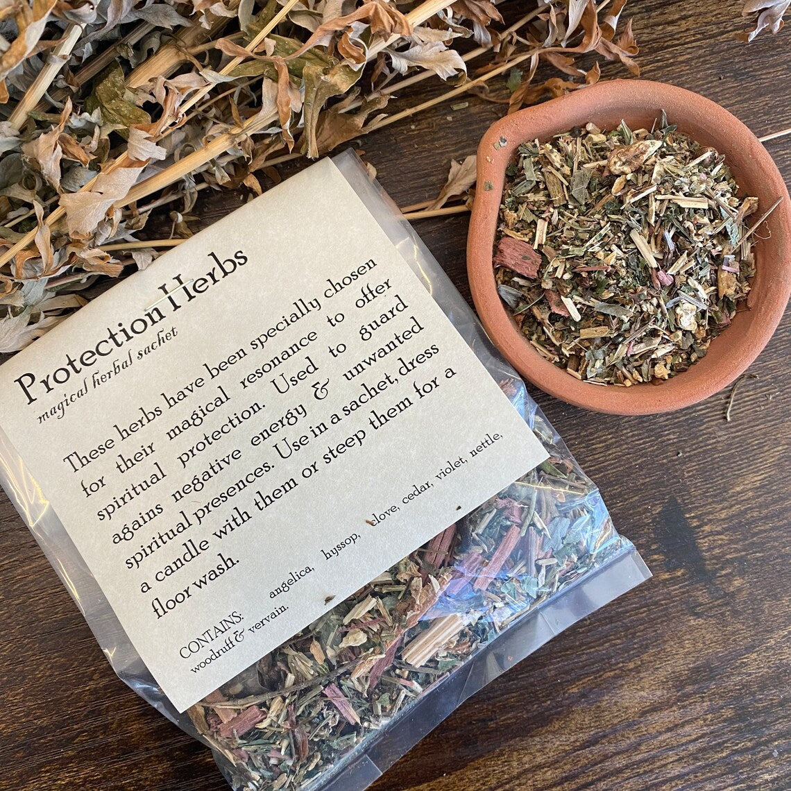 Mélange d'herbes magiques : herbes de protection