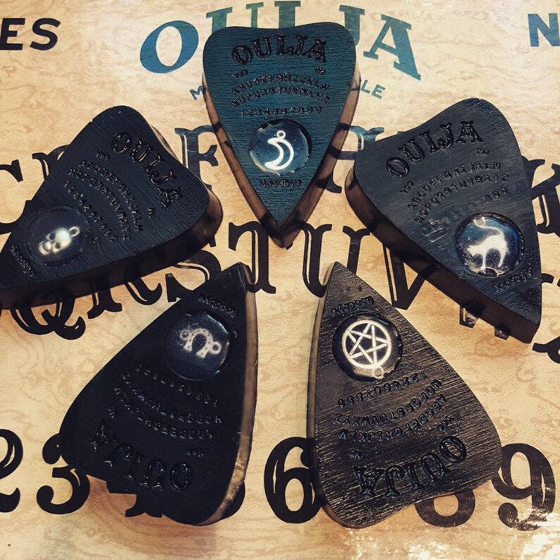 Ouija Board Planchet Charm Savon