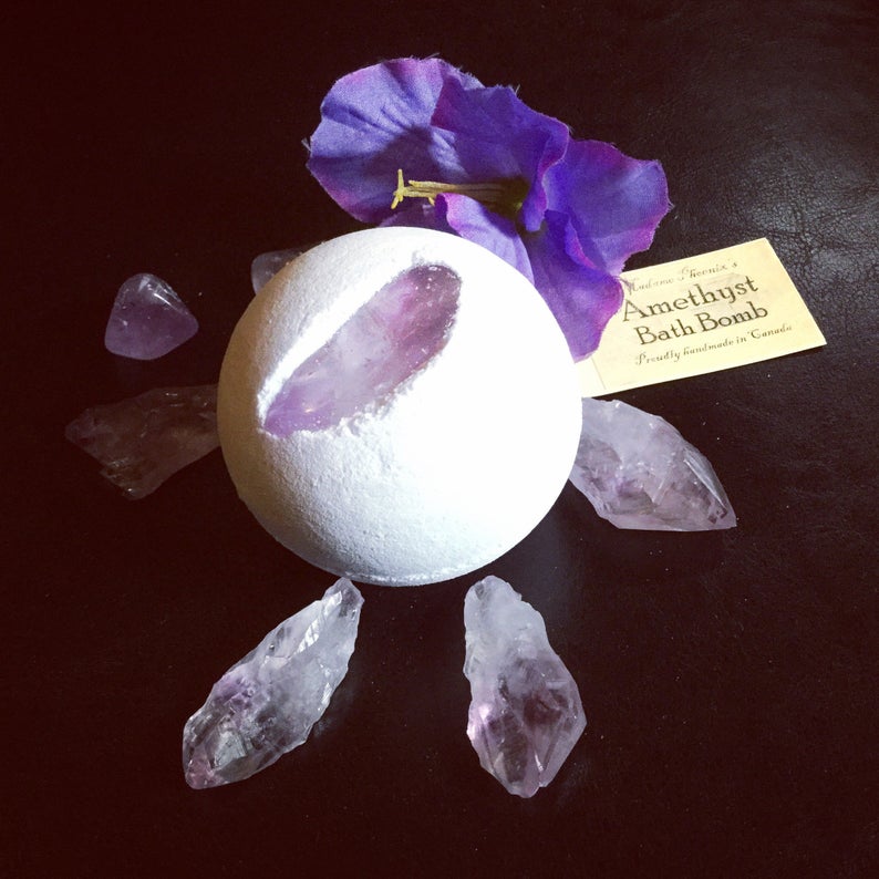 Bombe de bain végétalienne Magic Spell en cristal d’améthyste