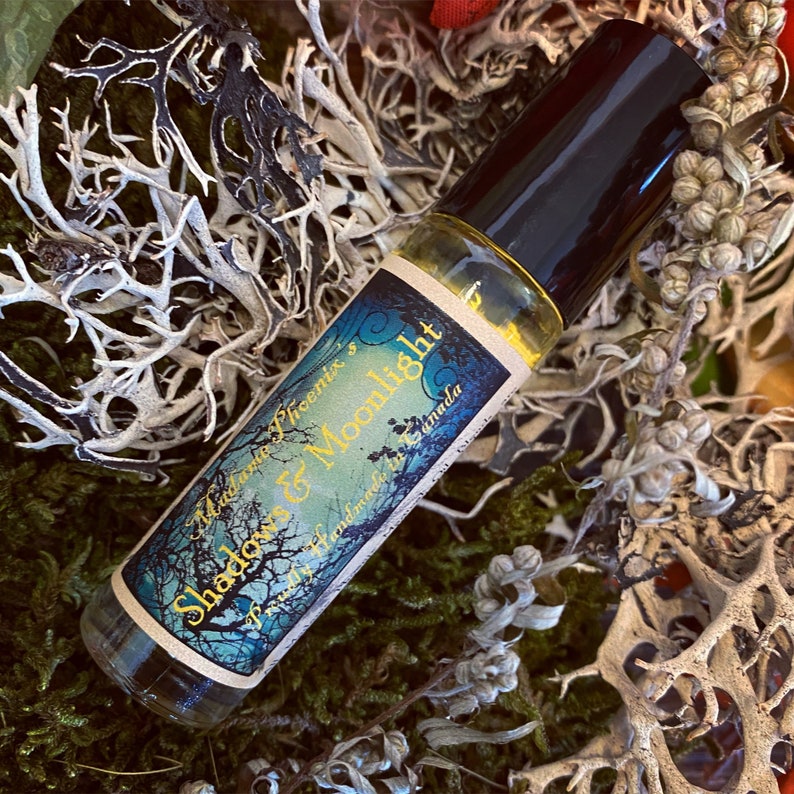 Ombres et clair de lune Ancêtre offrant de l’huile de rouleau de parfum